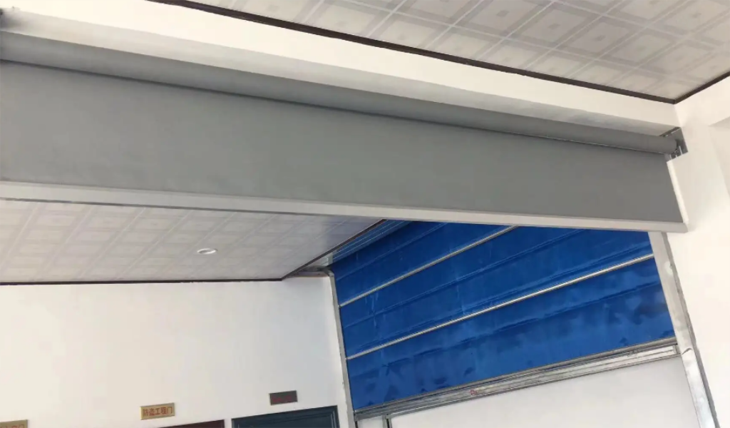 挡烟垂壁厂家：电动柔性、固定柔性、玻璃挡烟垂壁哪种更好？