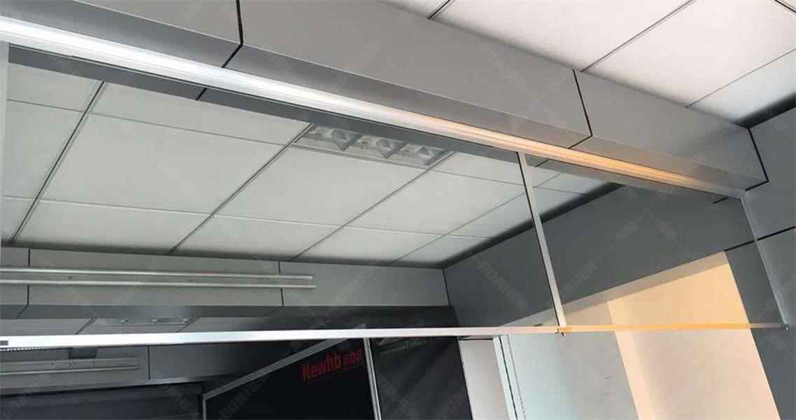 公共场所挡烟垂壁为什么要固定&mdash;&mdash;夺命的烟雾，保命的板